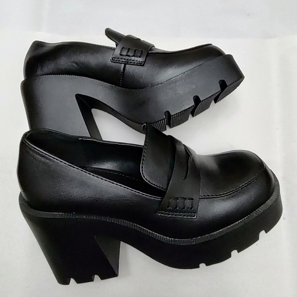 Just Fab Cher Heeled Lug Sole Loafers Black Caviar Chunky Platform Ladies 6.5 - Picture 2 of 12